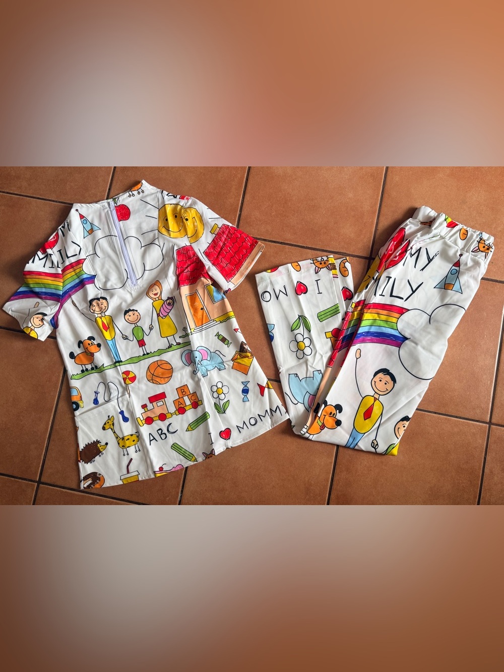 Pediatric Nurse Scrub Set Happy Family Cartoon Drawing Zip Top Pants Size Medium